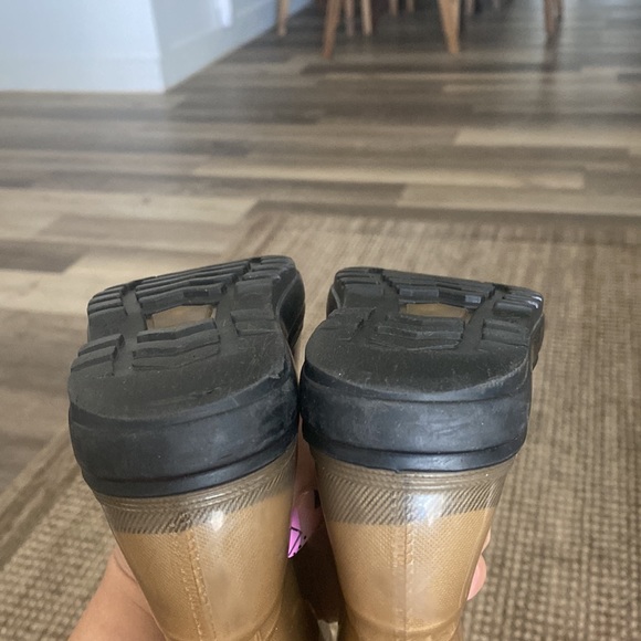 Burberry Kids Plaid Boots - Black, White, Red, Tan - Picture 5 of 5